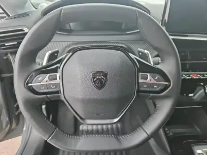 Photo 10 Peugeot 208  1.2 Hybrid 110ch Allure e-DCS6