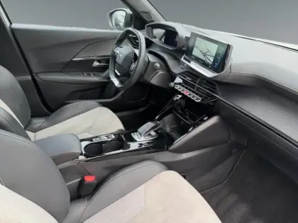 Photo 14 Peugeot 2008  e- 136ch GT Pack