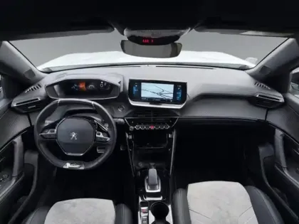 Photo 9 Peugeot 2008  e- 136ch GT Pack
