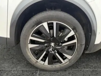 Photo 13 Peugeot 2008  e- 136ch GT Pack