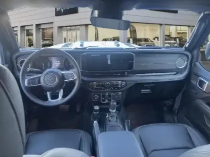 Photo 8 Jeep Wrangler  Unlimited 2.0 T 380ch 4xe Sahara Command Trac