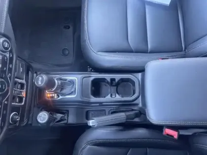 Photo 12 Jeep Wrangler  Unlimited 2.0 T 380ch 4xe Sahara Command Trac