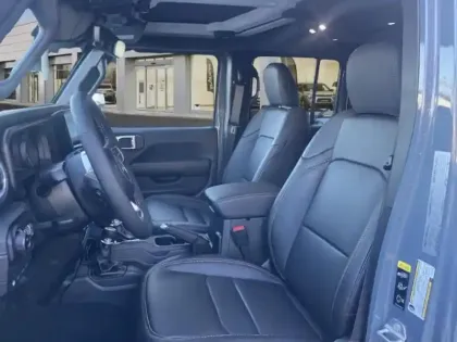 Photo 10 Jeep Wrangler  Unlimited 2.0 T 380ch 4xe Sahara Command Trac