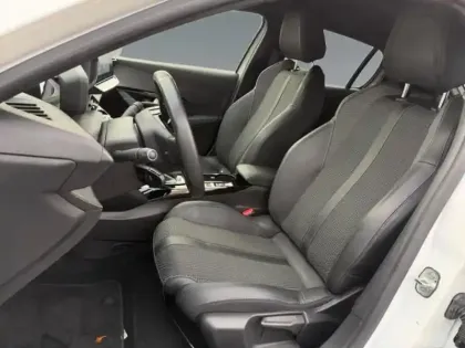 Photo 8 Peugeot 208  e- 136ch GT