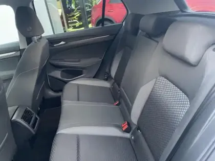 Photo 6 Volkswagen Golf  1.0 eTSI OPF 110ch Active DSG7