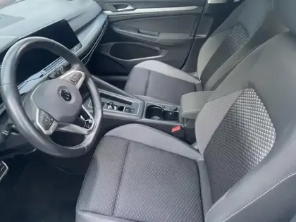 Photo 8 Volkswagen Golf  1.0 eTSI OPF 110ch Active DSG7