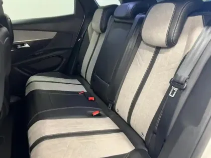 Photo 13 Peugeot 3008  HYBRID4 300ch GT Pack e-EAT8