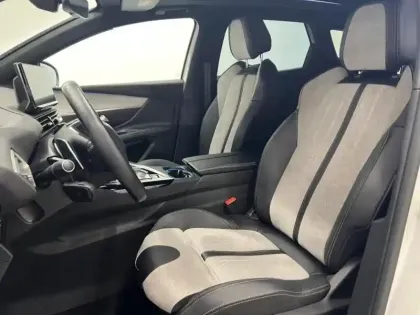 Photo 9 Peugeot 3008  HYBRID4 300ch GT Pack e-EAT8