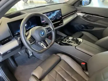 Photo 3 BMW Serie 5 Série 5 530e 299ch M Sport xDrive