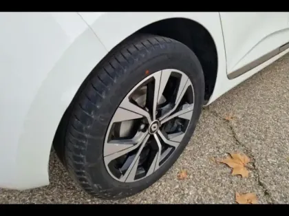 Photo 12 Renault Clio  1.6 E-Tech 145ch full hybrid Evolution