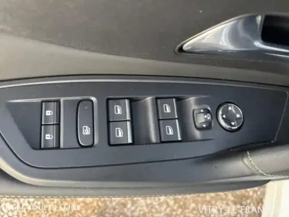 Photo 13 Peugeot 308  SW PHEV 225ch GT Pack e-EAT8