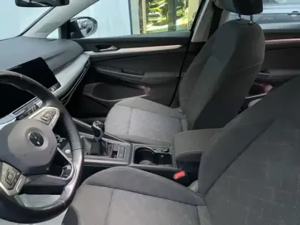 Photo 8 Volkswagen Golf  1.5 TSI ACT OPF 130ch  Life 1st