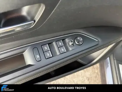 Photo 14 Peugeot 3008  HYBRID 225ch GT Pack e-EAT8