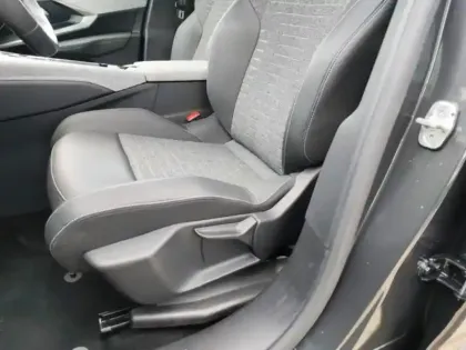 Photo 12 Peugeot 5008  Hybrid 136ch Allure e-DCS6