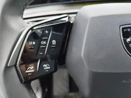 Photo 13 Peugeot 5008  Hybrid 136ch Allure e-DCS6