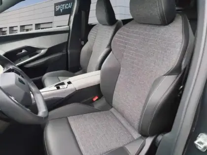 Photo 9 Peugeot 5008  Hybrid 136ch Allure e-DCS6