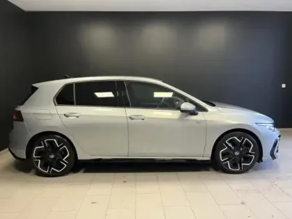 Photo 4 Volkswagen Golf  1.5 eTSI EVO2 150ch R-Line Edition DSG7