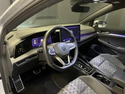 Photo 13 Volkswagen Golf  1.5 eTSI EVO2 150ch R-Line Edition DSG7