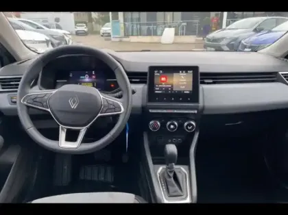 Photo 8 Renault Clio  1.6 E-Tech 145ch full hybrid Evolution - 24