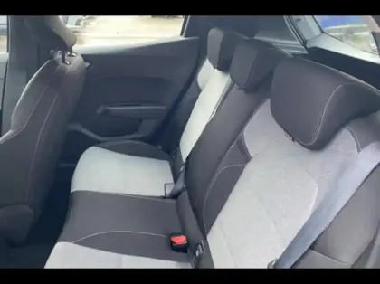 Photo 10 Renault Clio  1.6 E-Tech 145ch full hybrid Evolution - 24