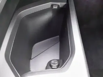 Photo 23 Peugeot 3008  Hybrid 145 e-DCS6