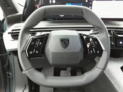 Photo 8 Peugeot 3008  Hybrid 145 e-DCS6