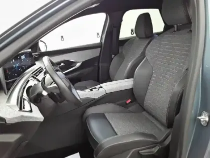 Photo 150 Peugeot 3008  Hybrid 136 e-DCS6