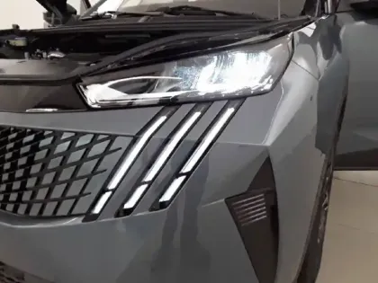 Photo 15 Peugeot 3008  Hybrid 136 e-DCS6