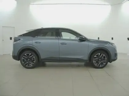 Photo 32 Peugeot 3008  Hybrid 136 e-DCS6