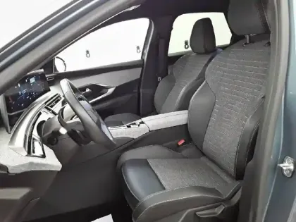 Photo 112 Peugeot 3008  Hybrid 136 e-DCS6
