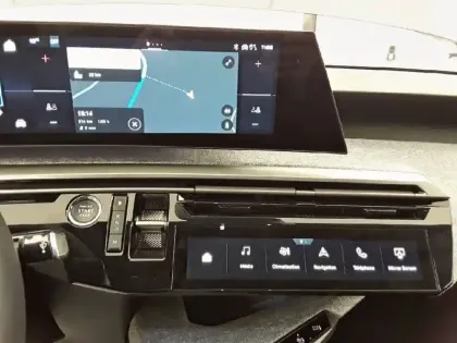 Photo 14 Peugeot 3008  Hybrid 136 e-DCS6