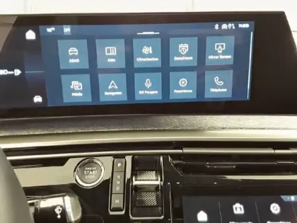 Photo 21 Peugeot 3008  Hybrid 136 e-DCS6