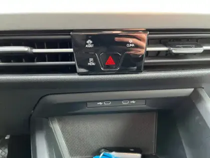 Photo 27 Volkswagen Golf  2.0 TDI SCR 116 DSG7