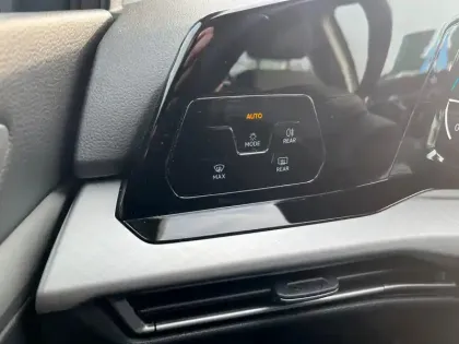 Photo 17 Volkswagen Golf  2.0 TDI SCR 116 DSG7