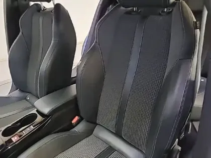 Photo 10 Peugeot 2008  Electrique 136 ch