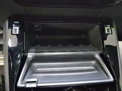 Photo 23 Peugeot 2008  Electrique 136 ch