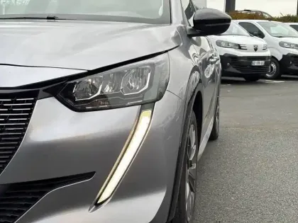 Photo 15 Peugeot 208  Electrique 50 kWh 136ch