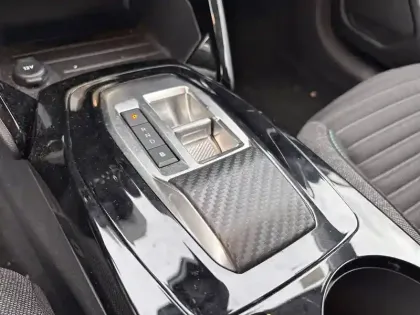 Photo 13 Peugeot 208  Electrique 50 kWh 136ch