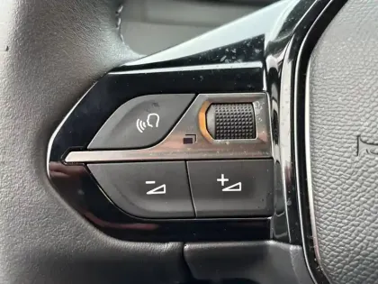 Photo 17 Peugeot 208  Electrique 50 kWh 136ch