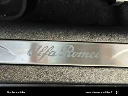 Photo 26 Alfa Romeo Junior  Elettrica 156 ch