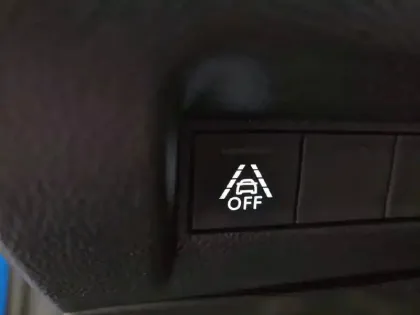 Photo 29 Peugeot 208  PureTech 100 S&S BVM6