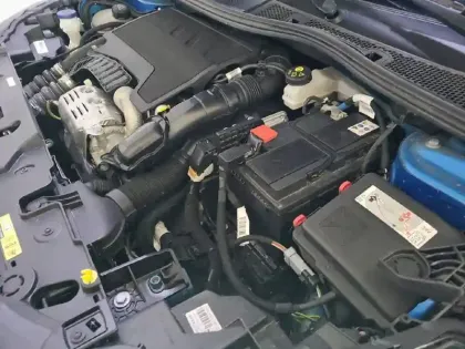 Photo 14 Peugeot 208  PureTech 100 S&S BVM6