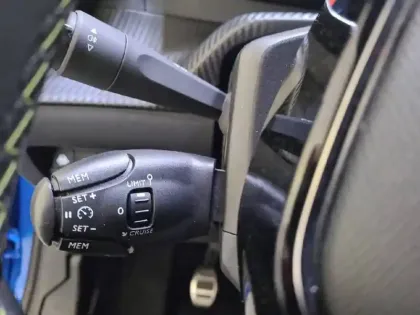 Photo 25 Peugeot 208  PureTech 100 S&S BVM6