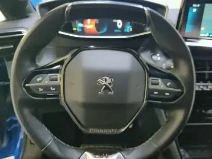 Photo 8 Peugeot 208  PureTech 100 S&S BVM6