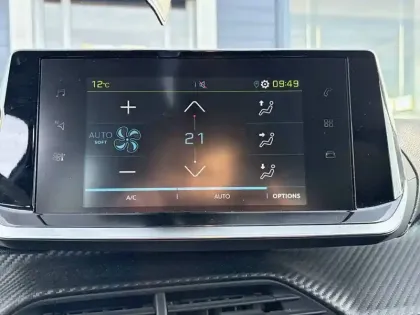 Photo 17 Peugeot 208  Electrique 50 kWh 136ch