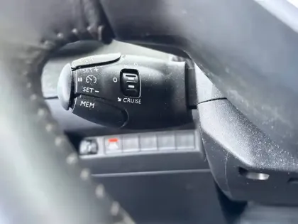 Photo 20 Peugeot 208  Electrique 50 kWh 136ch