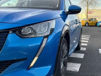 Photo 15 Peugeot 208  Electrique 50 kWh 136ch