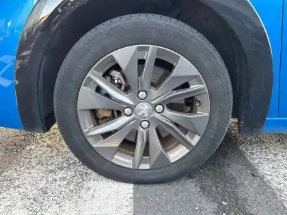 Photo 12 Peugeot 208  Electrique 50 kWh 136ch