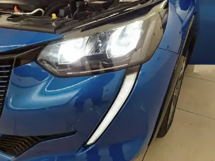 Photo 36 Peugeot 208  Electrique 50 kWh 136ch