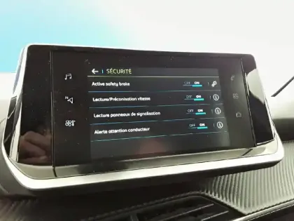 Photo 40 Peugeot 208  Electrique 50 kWh 136ch